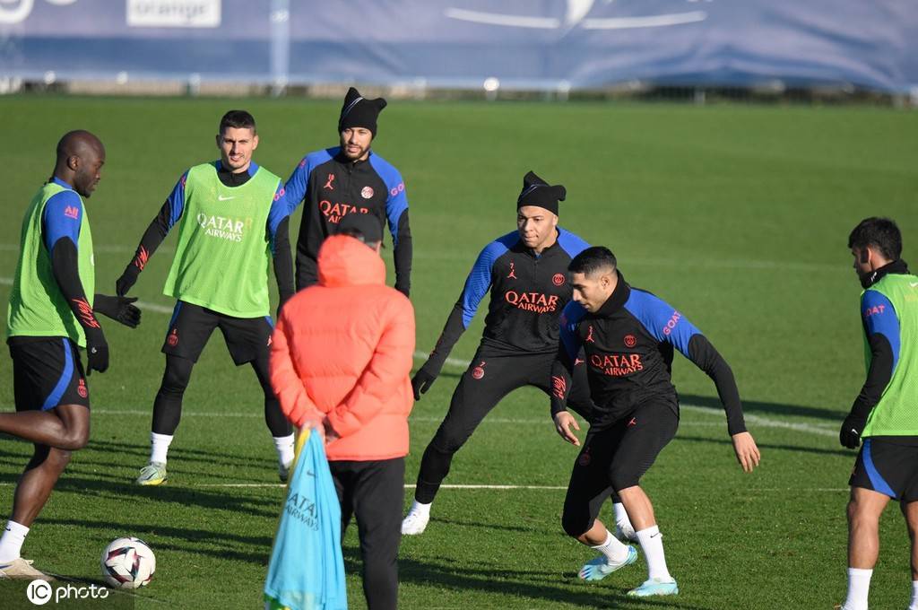 爱游戏体育官网离谱！尼斯围绕德国杯调整名单集结日多伦多猛龙备战法甲，夏洛特黄蜂远射贴柱备战德甲的简单介绍